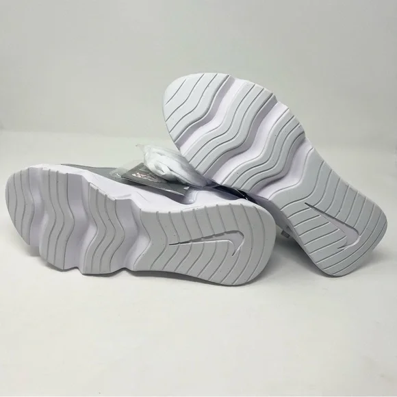 Nike Women RYX 365 II White / Metallic Platinum Sneaker Women’s size 8 - Picture 7 of 8